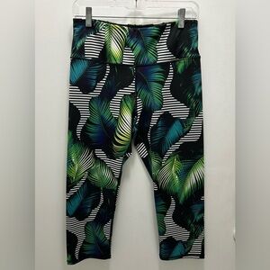 Betsy Johnson Tropical Capri Leggings